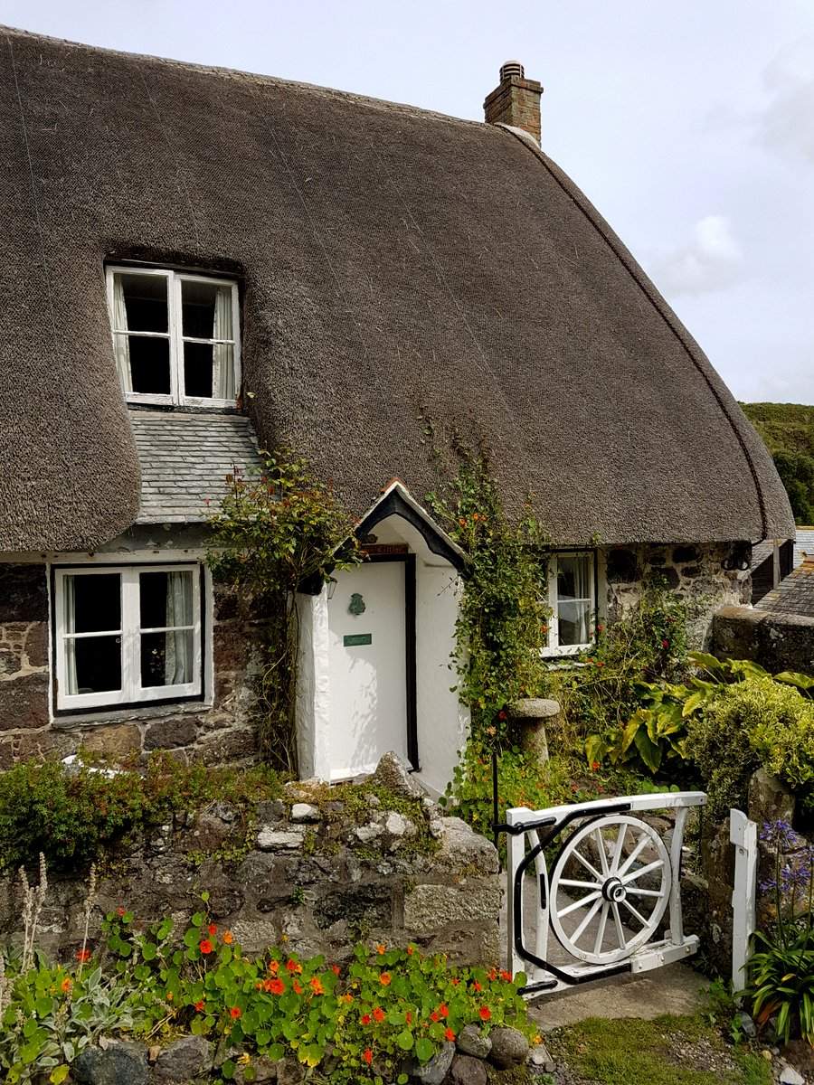 reetdach haus cadgwith 